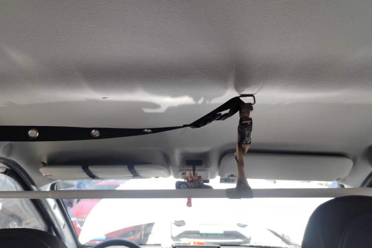 Used Wuling Yangguang 2024 300km Comfort-Grade Passenger Van 60kW Headliner