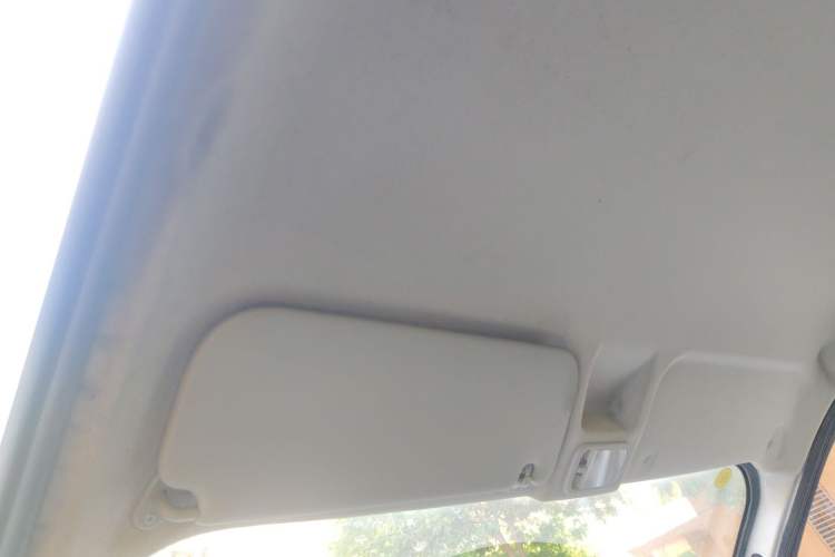 Used Wuling Yangguang 2024 300km Comfort Version with Sealed Windows 60kW Headliner