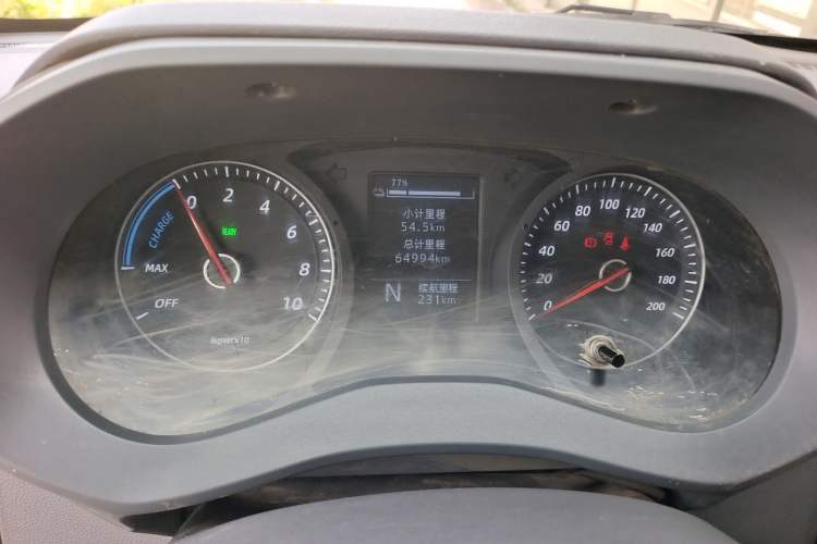 Used Wuling Yangguang 2024 300km Comfort Version with Sealed Windows 60kW Instrument Cluster