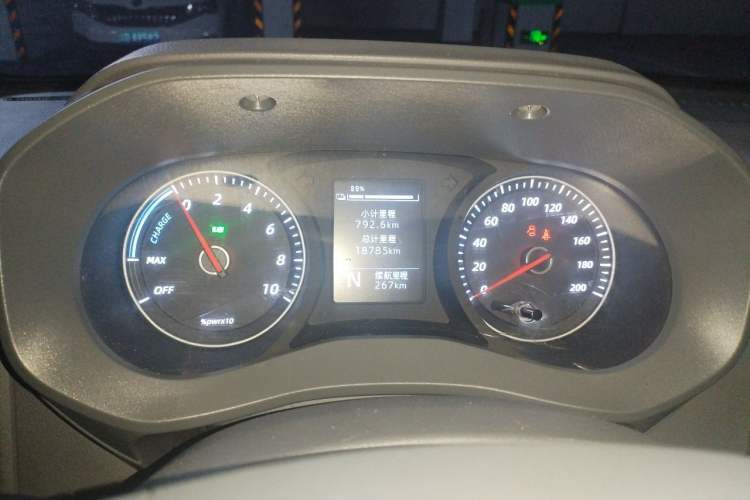 Used Wuling Yangguang 2024 300km Range Practical Window-Sealed Version 60kW Instrument Cluster