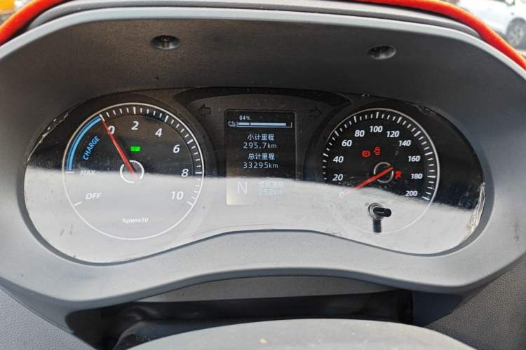 Used Wuling Yangguang 2024 300km Comfort-Grade Passenger Van 60kW Instrument Cluster