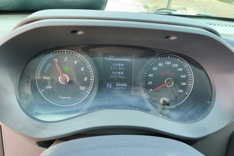 Used Wuling Yangguang 2024 300KM Comfort Version Passenger Van 75kW Instrument Cluster
