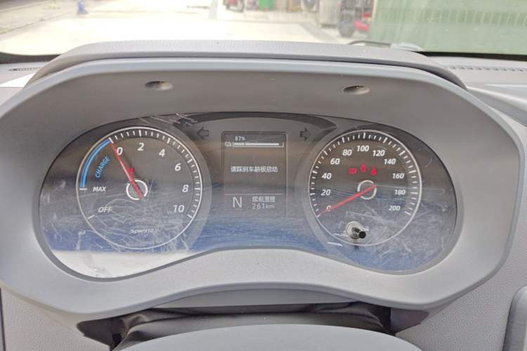 Used Wuling Yangguang 2024 300KM Comfort Version Passenger Van 75kW Instrument Cluster