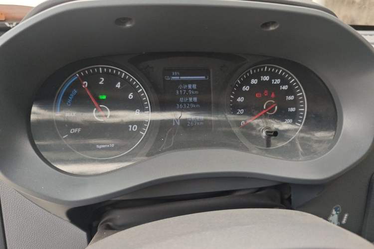 Used Wuling Yangguang 2024 300km Comfort-Grade Passenger Van 60kW Instrument Cluster
