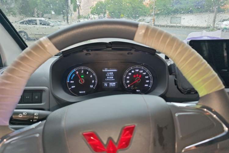 Used Wuling Yangguang 2024 300KM Comfort Version Passenger Van 75kW Instrument Cluster