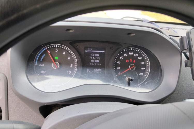 Used Wuling Yangguang 2024 300KM Comfort Version Passenger Van 75kW Instrument Cluster