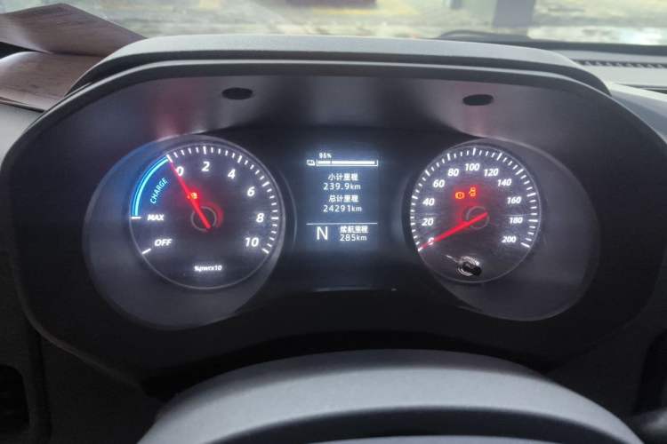 Used Wuling Yangguang 2024 300km Range Practical Window-Sealed Version 60kW Instrument Cluster