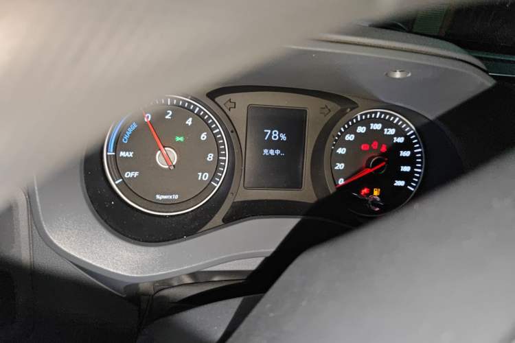 Used Wuling Yangguang 2024 300KM Comfort Version Passenger Van 75kW Instrument Cluster