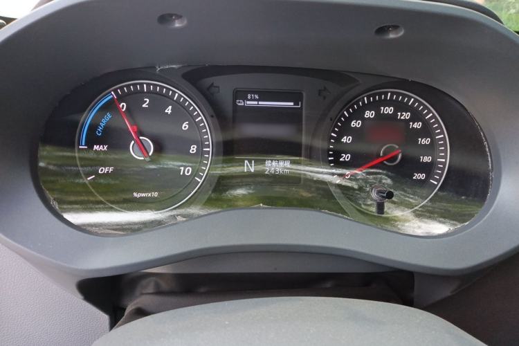 Used Wuling Yangguang 2024 300km Comfort-Grade Passenger Van 60kW Instrument Cluster
