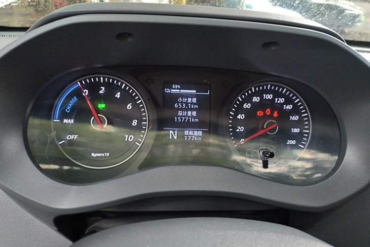 Used Wuling Yangguang 2024 300KM Comfort Version Passenger Van 75kW Instrument Cluster