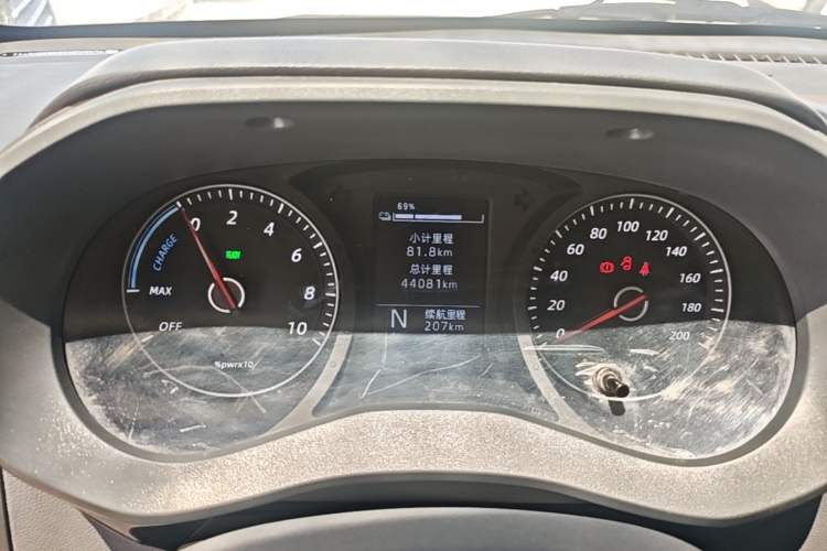 Used Wuling Yangguang 2024 300KM Comfort Version Passenger Van 75kW Instrument Cluster