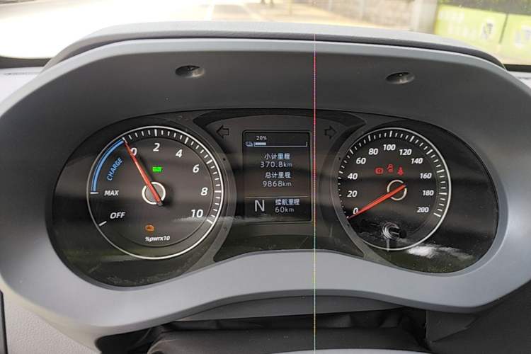Used Wuling Yangguang 2024 300km Comfort Version with Sealed Windows 60kW Instrument Cluster