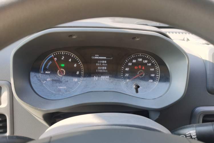 Used Wuling Yangguang 2024 300KM Comfort Version Passenger Van 75kW Instrument Cluster