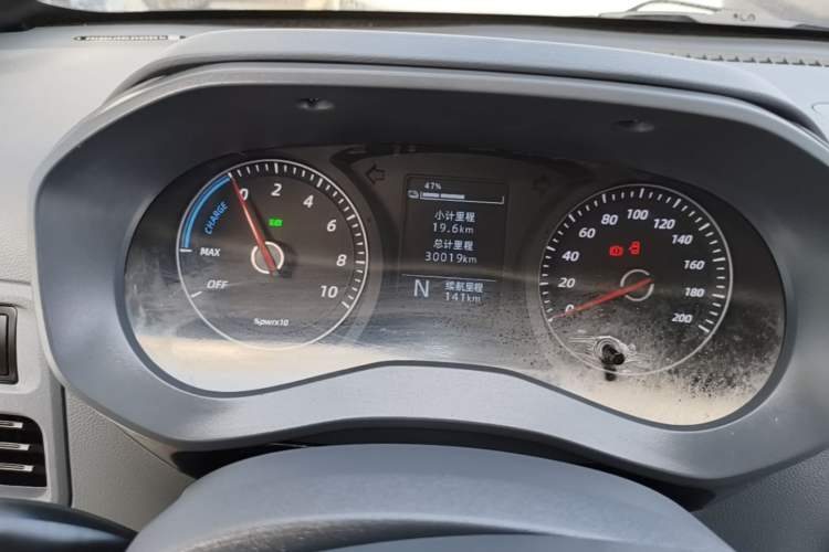 Used Wuling Yangguang 2024 300KM Comfort Version Passenger Van 75kW Instrument Cluster