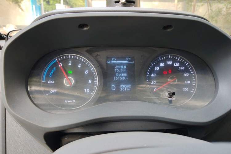 Used Wuling Yangguang 2024 300KM Comfort Version Passenger Van 75kW Instrument Cluster
