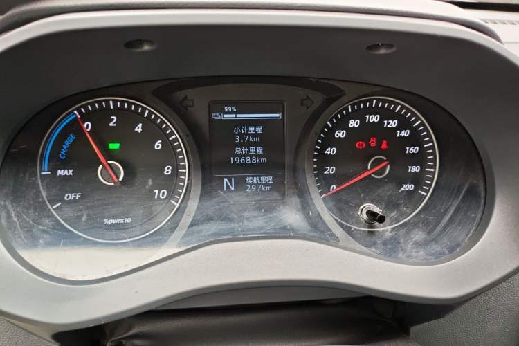 Used Wuling Yangguang 2024 300KM Comfort Version Passenger Van 75kW Instrument Cluster