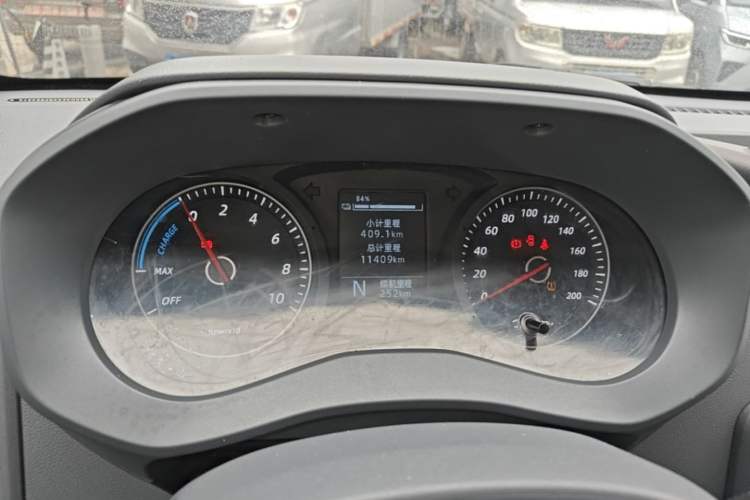 Used Wuling Yangguang 2024 300KM Comfort Version Passenger Van 75kW Instrument Cluster