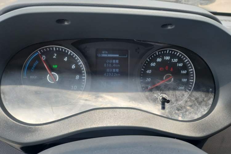 Used Wuling Yangguang 2024 300km Range Practical Window-Sealed Version 60kW Instrument Cluster