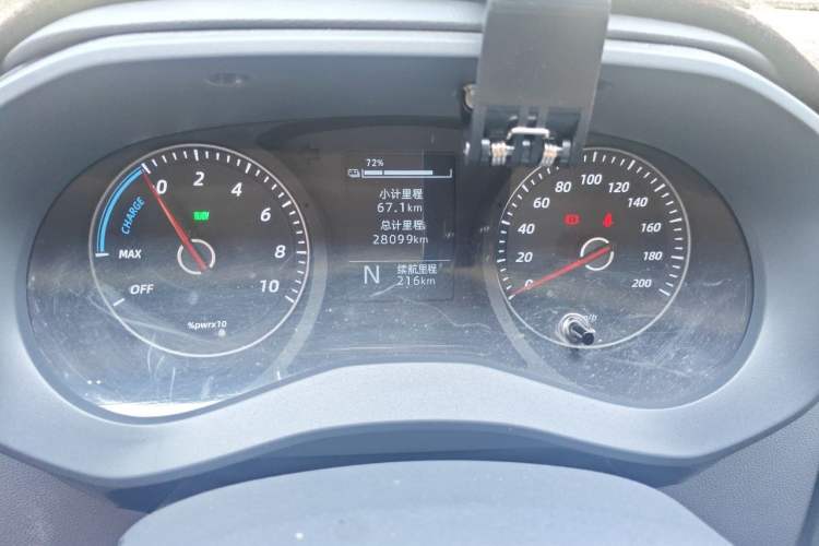 Used Wuling Yangguang 2024 300km Comfort-Grade Passenger Van 60kW Instrument Cluster