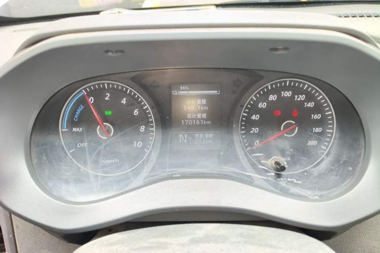Used Wuling Yangguang 2024 300km Range Practical Window-Sealed Version 60kW Instrument Cluster