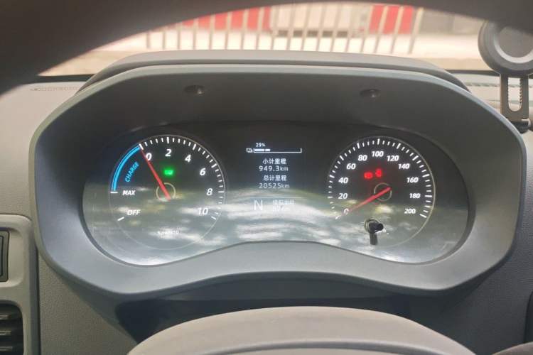 Used Wuling Yangguang 2024 300km Comfort-Grade Passenger Van 60kW Instrument Cluster
