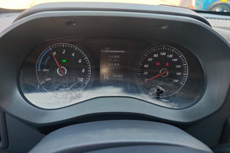 Used Wuling Yangguang 2024 300km Comfort-Grade Passenger Van 60kW Instrument Cluster