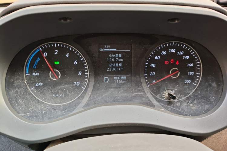 Used Wuling Yangguang 2024 300km Range Practical Window-Sealed Version 60kW Instrument Cluster