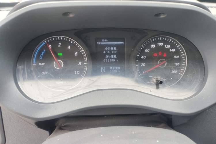 Used Wuling Yangguang 2024 300KM Comfort Version Passenger Van 75kW Instrument Cluster