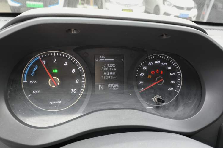 Used Wuling Yangguang 2024 300km Comfort Version with Sealed Windows 60kW Instrument Cluster