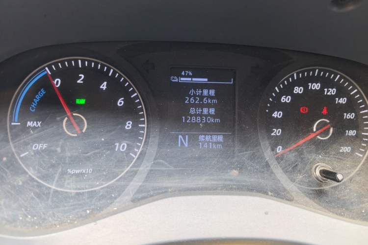 Used Wuling Yangguang 2024 300KM Comfort Version Passenger Van 75kW Instrument Cluster