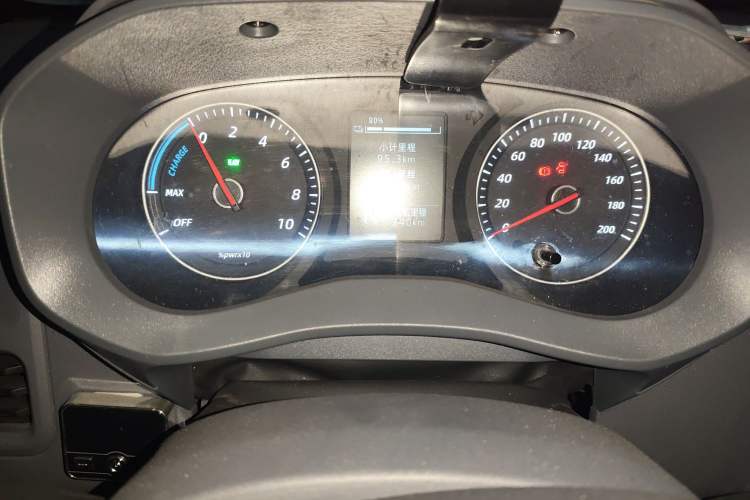 Used Wuling Yangguang 2024 300KM Comfort Version Passenger Van 75kW Instrument Cluster