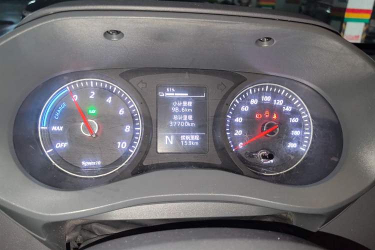 Used Wuling Yangguang 2024 300km Comfort Version with Sealed Windows 60kW Instrument Cluster