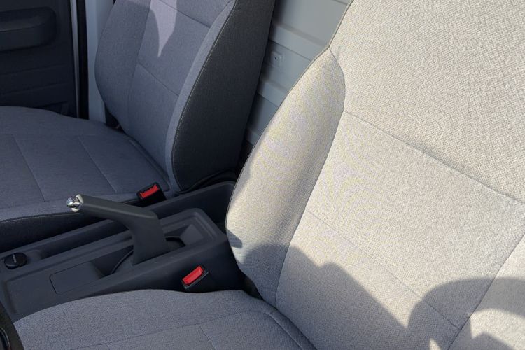 Used Wuling Yangguang 2024 300km Range Practical Window-Sealed Version 60kW Interior 1