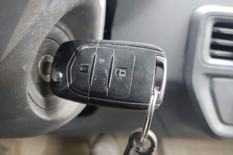 Used Wuling Yangguang 2024 300km Comfort Version with Sealed Windows 60kW Interior 1