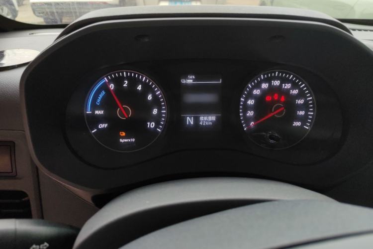 Used Wuling Yangguang 2024 300km Range Practical Window-Sealed Version 60kW Interior 5