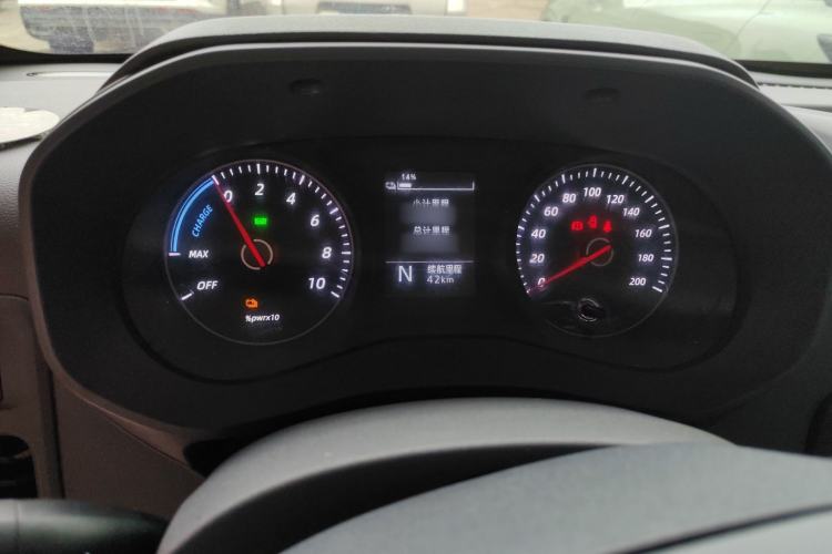 Used Wuling Yangguang 2024 300km Range Practical Window-Sealed Version 60kW Interior 7