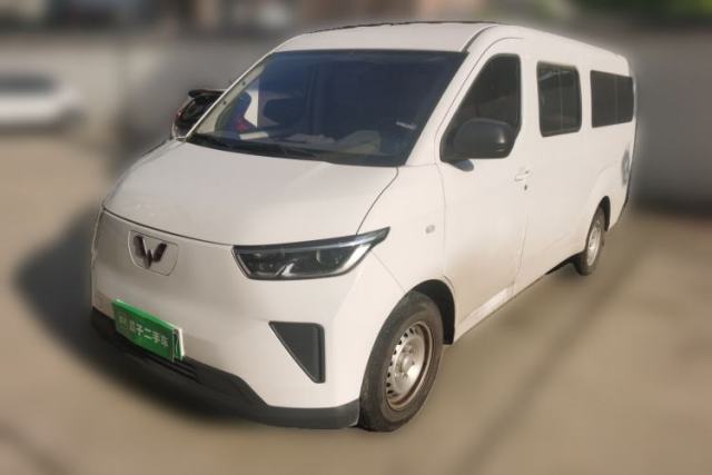 Used Wuling Yangguang 2024 300KM Comfort Version Passenger Van 75kW