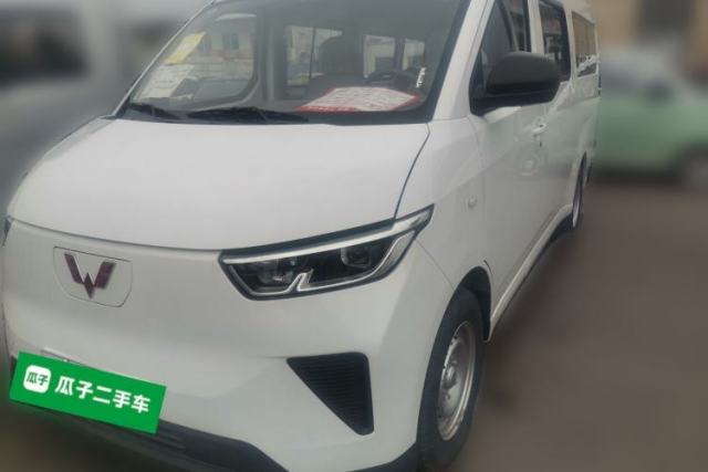 Used Wuling Yangguang 2024 300km Comfort-Grade Passenger Van 60kW