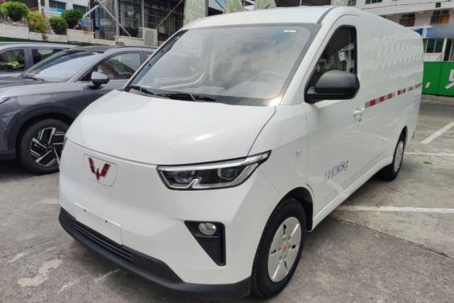 Used Wuling Yangguang 2024 300km Comfort Version with Sealed Windows 75kW