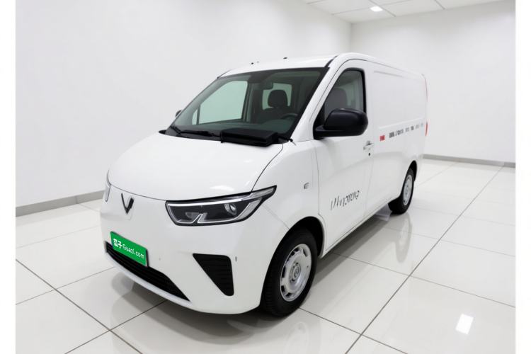 Wuling Yangguang 2024 300km Range Practical Window-Sealed Version 60kW