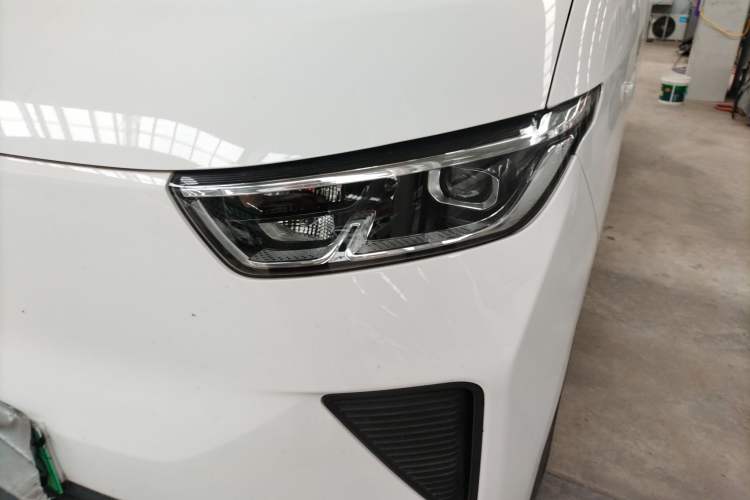 Used Wuling Yangguang 2024 300km Range Practical Window-Sealed Version 60kW Left Front Headlight