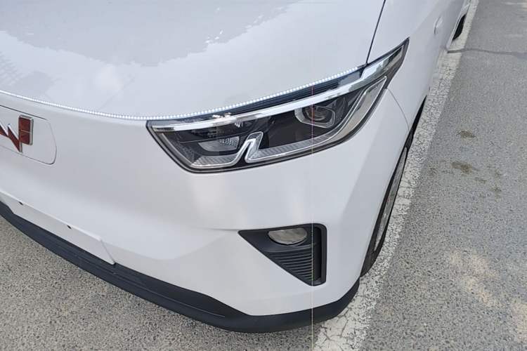 Used Wuling Yangguang 2024 300km Comfort Version with Sealed Windows 60kW Left Front Headlight