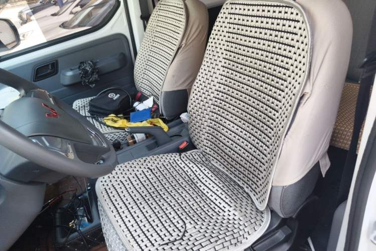 Used Wuling Yangguang 2024 300KM Comfort Version Passenger Van 75kW Left Front Seat