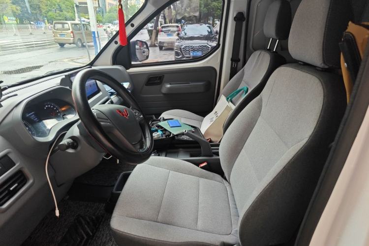 Used Wuling Yangguang 2024 300km Comfort Version with Sealed Windows 60kW Left Front Seat