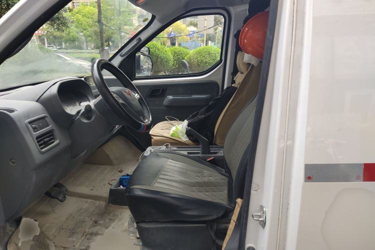 Used Wuling Yangguang 2024 300km Comfort Version with Sealed Windows 60kW Left Front Seat