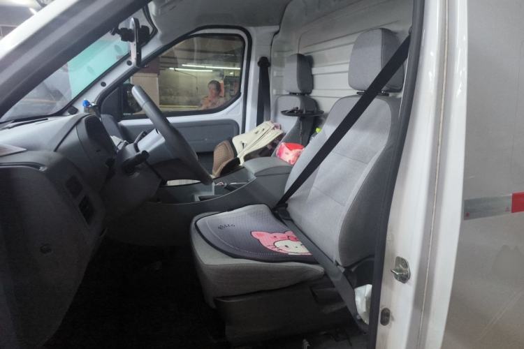 Used Wuling Yangguang 2024 300km Range Practical Window-Sealed Version 60kW Left Front Seat