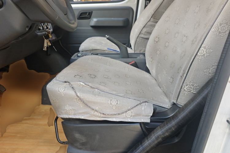 Used Wuling Yangguang 2024 300km Range Practical Window-Sealed Version 60kW Left Front Seat