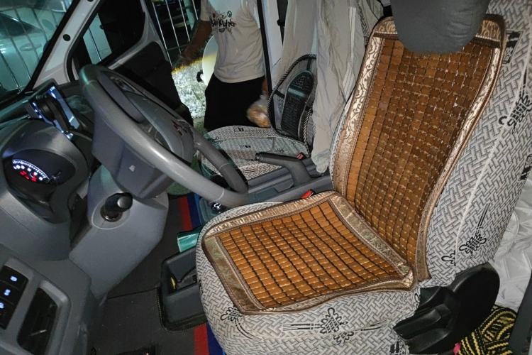 Used Wuling Yangguang 2024 300KM Comfort Version Passenger Van 75kW Left Front Seat