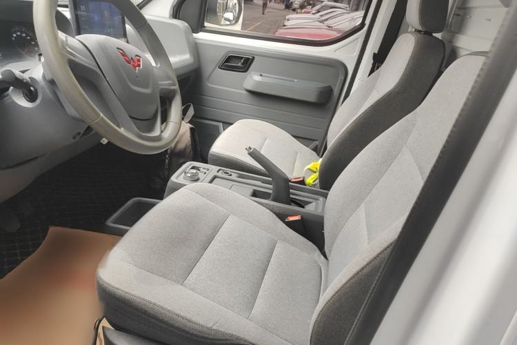 Used Wuling Yangguang 2024 300km Range Practical Window-Sealed Version 60kW Left Front Seat