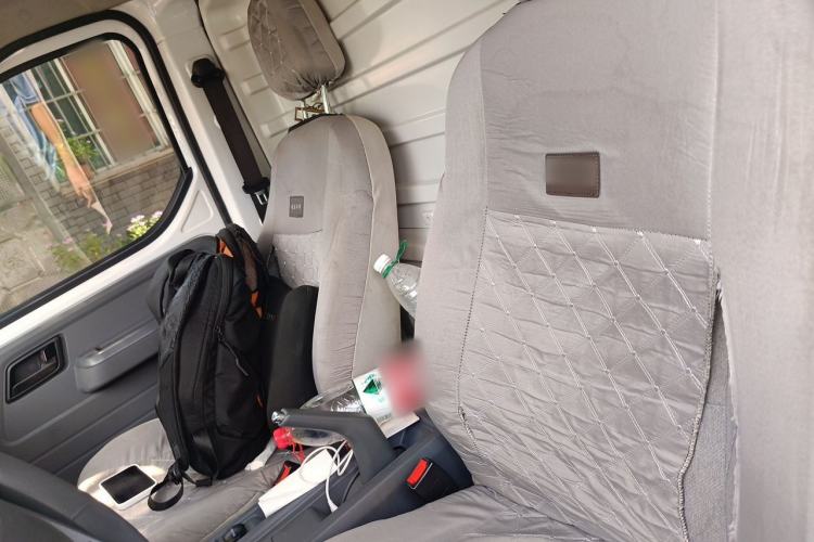 Used Wuling Yangguang 2024 300km Comfort Version with Sealed Windows 75kW Left Front Seat
